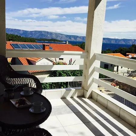Seaview Jelsa Racic Apartment *